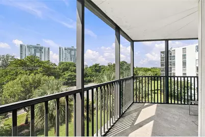 3475 N Country Club Dr #502, Aventura, FL 33180 - Photo 7