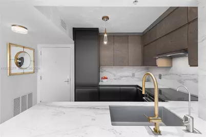1800 Sunset Harbour Dr #2105, Miami Beach, FL 33139 - Photo 13