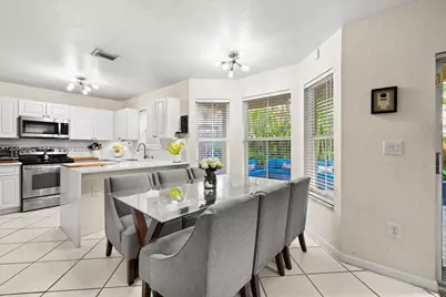 195 Sable Palm Way, Davie, FL 33325 - Photo 3