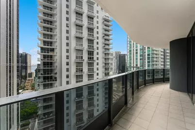 1000 Brickell Plz #2401, Miami, FL 33131 - Photo 21