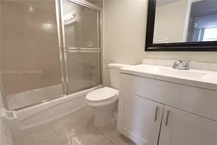 4550 NW 9th St, Miami, FL 33126 - Photo 15