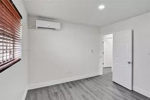 1341 NW 75th St, Miami, FL 33147 - Photo 9