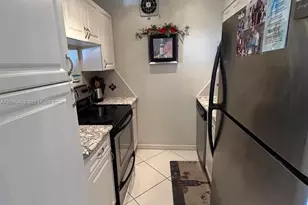 920 SW 11th Ave, Hallandale Beach, FL 33009 - Photo 7