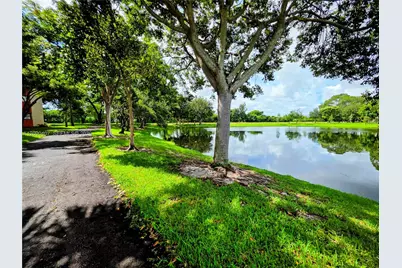 2212 S Cypress Bend Dr #301, Pompano Beach, FL 33069 - Photo 23