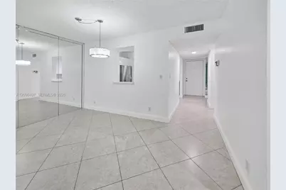 2212 S Cypress Bend Dr #301, Pompano Beach, FL 33069 - Photo 7