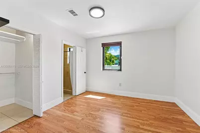 944 SW 10th Ave, Miami, FL 33130 - Photo 9