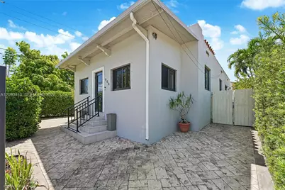 944 SW 10th Ave, Miami, FL 33130 - Photo 1