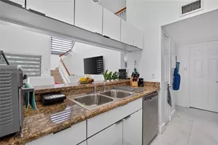 10451 SW 157th Pl, Miami, FL 33196 - Photo 11