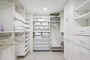 5401 Collins Ave, Miami Beach, FL 33140 - Photo 9