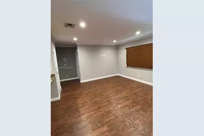 217 SW 10th St, Hallandale Beach, FL 33009 - Photo 5