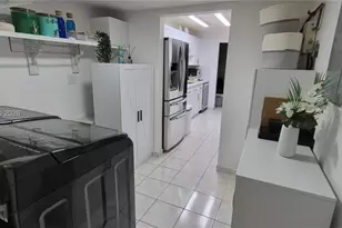 1441 W Fairway Rd, Pembroke Pines, FL 33026 - Photo 9