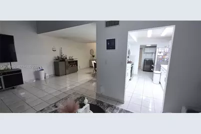 1441 W Fairway Rd, Pembroke Pines, FL 33026 - Photo 17