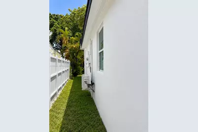 7239 NW 3rd St, Miami, FL 33126 - Photo 41