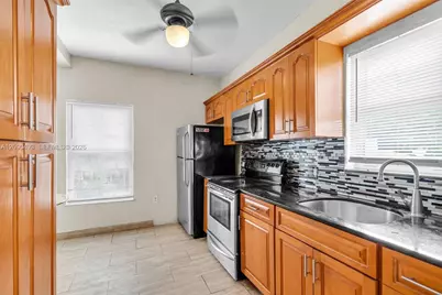 285 NW 44th St #4, Miami, FL 33127 - Photo 7