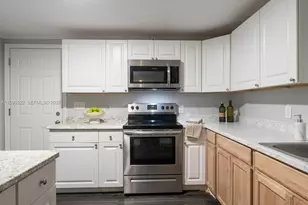 1051 Lake Dr, Other City - In The State Of Florida, FL 32055 - Photo 5