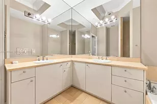 19900 E Country Club Dr, Aventura, FL 33180 - Photo 15