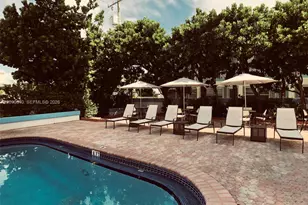 6450 Collins Ave, Miami Beach, FL 33141 - Photo 17