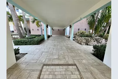2899 Collins Ave #1037, Miami Beach, FL 33140 - Photo 21