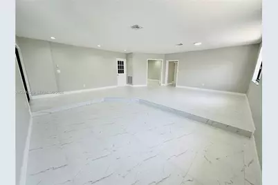 201 SW 40th Ave, Miami, FL 33134 - Photo 9