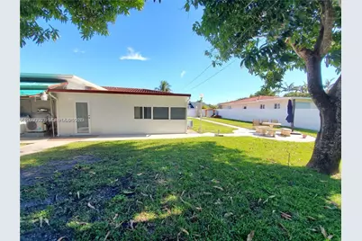 140 Iroquois St #A, Miami Springs, FL 33166 - Photo 1