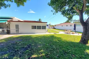 140 Iroquois St, Miami Springs, FL 33166 - Photo 1