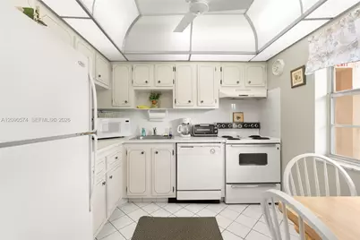 1040 Country Club Dr #208, Margate, FL 33063 - Photo 3