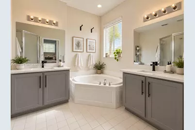 2913 S Greenleaf Cir, Boynton Beach, FL 33426 - Photo 25