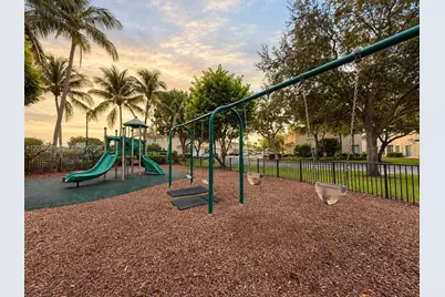 2913 S Greenleaf Cir, Boynton Beach, FL 33426 - Photo 39