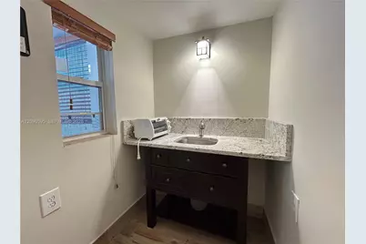 140 Iroquois St #B, Miami Springs, FL 33166 - Photo 13