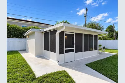 140 Iroquois St #B, Miami Springs, FL 33166 - Photo 15