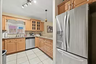 12711 NW 99th Pl, Hialeah Gardens, FL 33018 - Photo 9