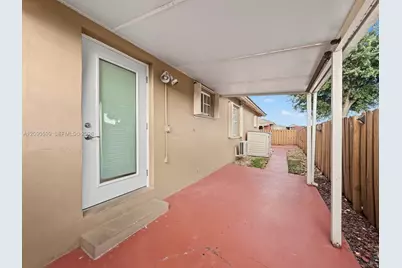12711 NW 99th Pl, Hialeah Gardens, FL 33018 - Photo 31