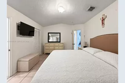 12711 NW 99th Pl, Hialeah Gardens, FL 33018 - Photo 21