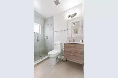 38 NE 50th St, Miami, FL 33137 - Photo 9