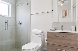 38 NE 50th St, Miami, FL 33137 - Photo 9