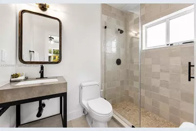 38 NE 50th St, Miami, FL 33137 - Photo 13