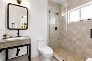 38 NE 50th St, Miami, FL 33137 - Photo 13