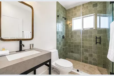 38 NE 50th St, Miami, FL 33137 - Photo 11