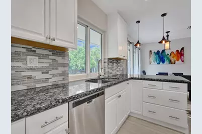 2211 NE 61st Ct, Fort Lauderdale, FL 33308 - Photo 11