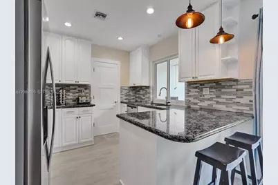 2211 NE 61st Ct, Fort Lauderdale, FL 33308 - Photo 9