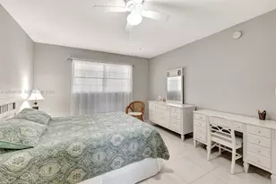 5002 NW 35th St, Lauderdale Lakes, FL 33319 - Photo 15