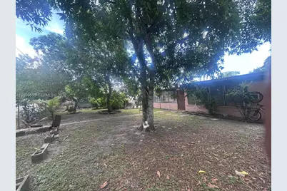 105 NW 122nd St, North Miami, FL 33168 - Photo 35