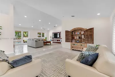 7915 SW 155th St, Palmetto Bay, FL 33157 - Photo 15