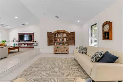 7915 SW 155th St, Palmetto Bay, FL 33157 - Photo 13