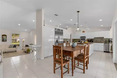 7915 SW 155th St, Palmetto Bay, FL 33157 - Photo 25