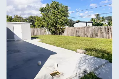 1730 SW 64th Ter, North Lauderdale, FL 33068 - Photo 23