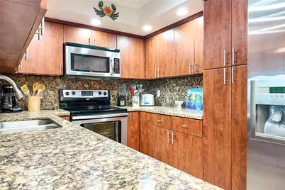 [Address not provided], Hallandale Beach, FL 33009 - Photo 13