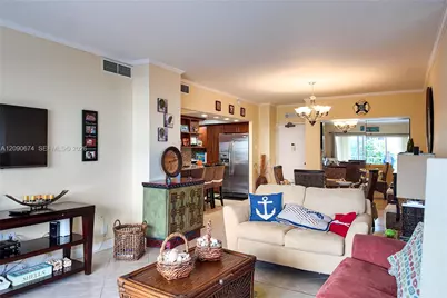 [Address not provided], Hallandale Beach, FL 33009 - Photo 7