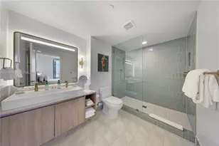 159 NE 6th St, Miami, FL 33132 - Photo 9