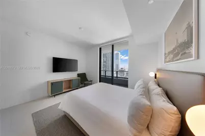 159 NE 6th St #2402, Miami, FL 33132 - Photo 13